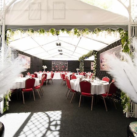 Stone Court House Hotel Maidstone Bagian luar foto