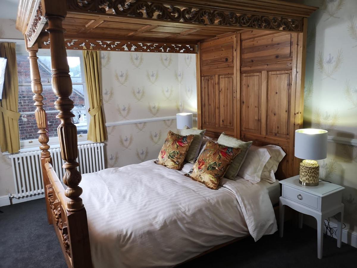 Stone Court House Hotel Maidstone Bagian luar foto