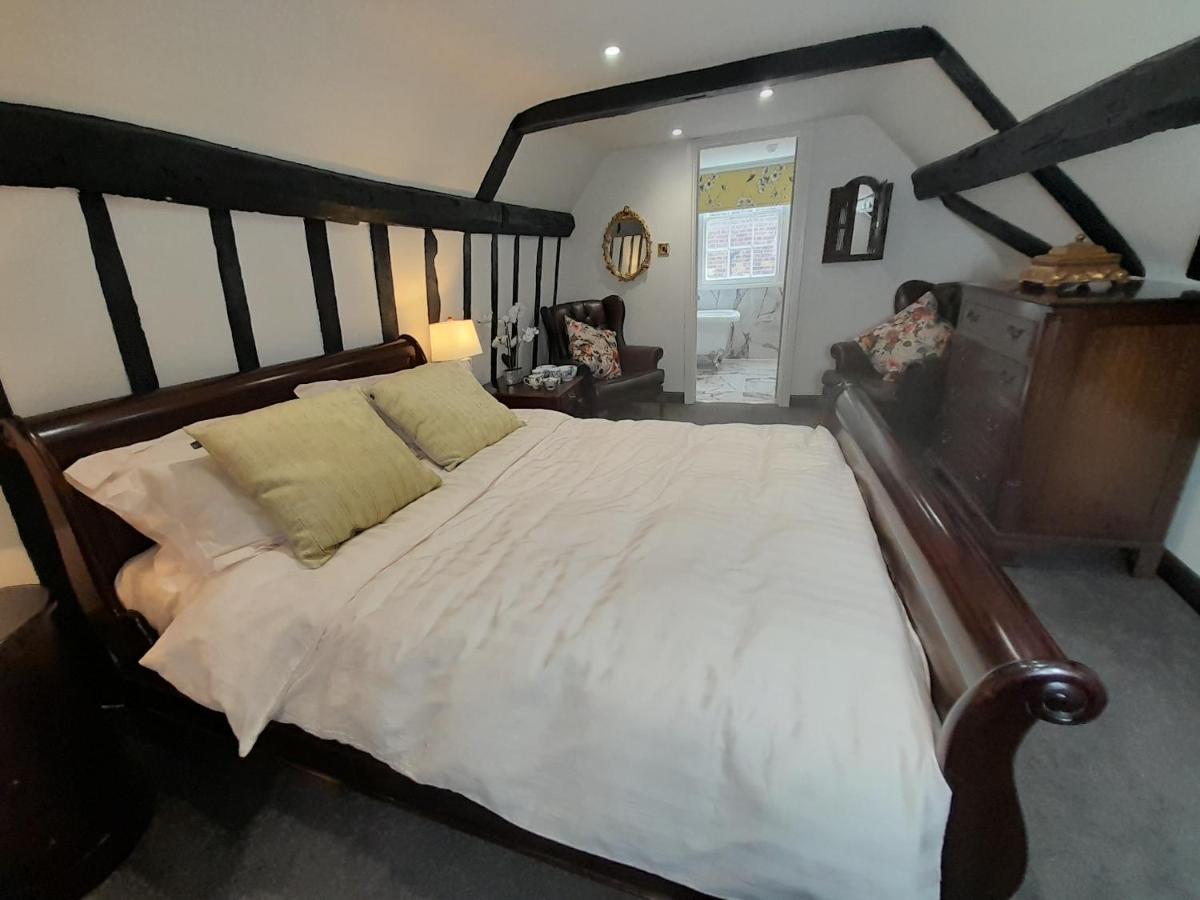 Stone Court House Hotel Maidstone Bagian luar foto
