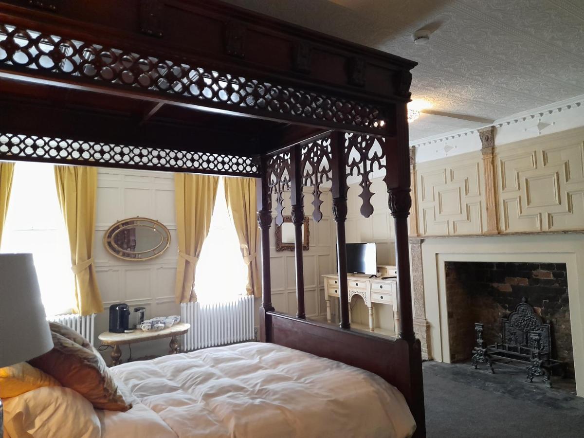 Stone Court House Hotel Maidstone Bagian luar foto