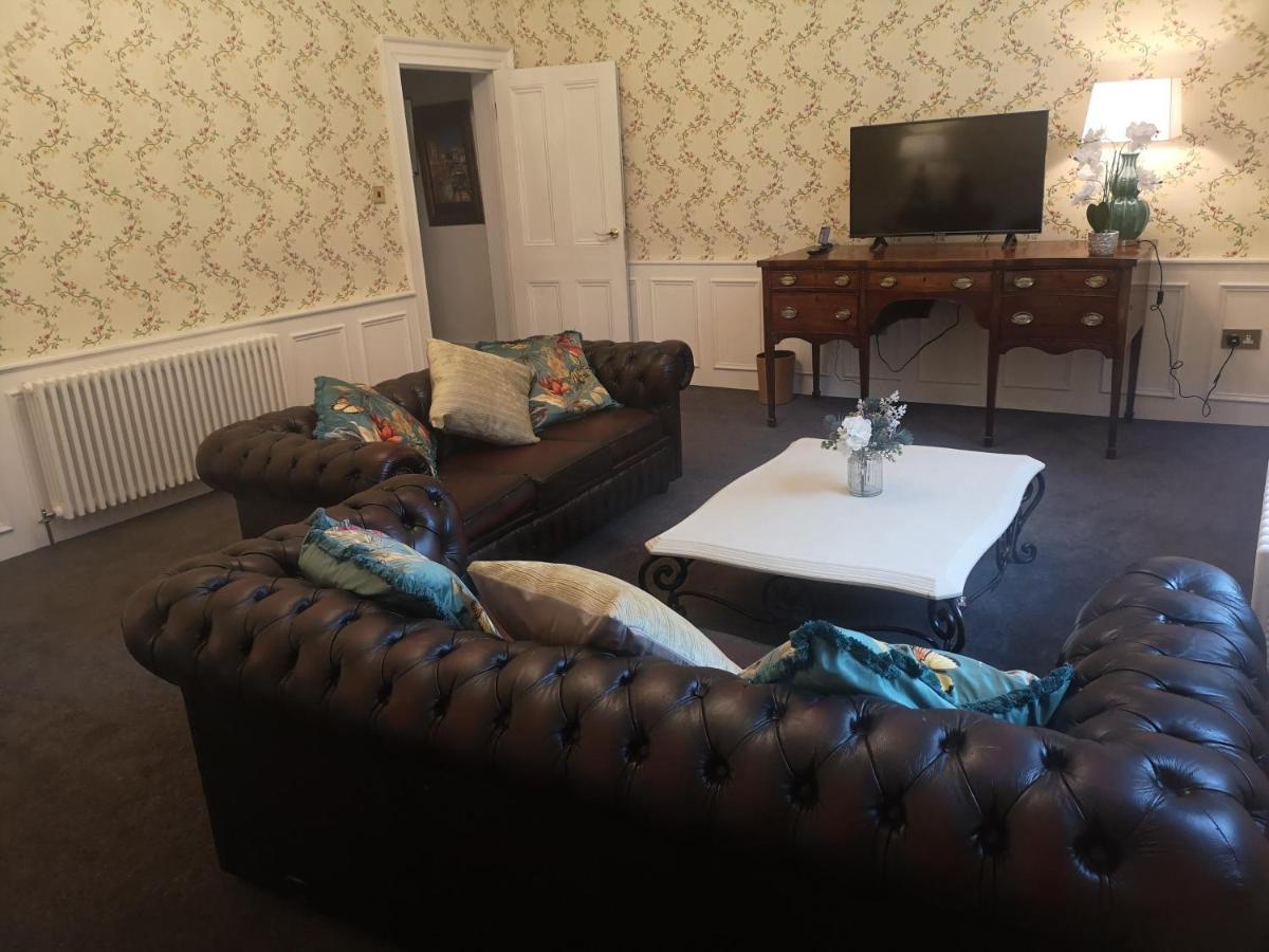 Stone Court House Hotel Maidstone Bagian luar foto
