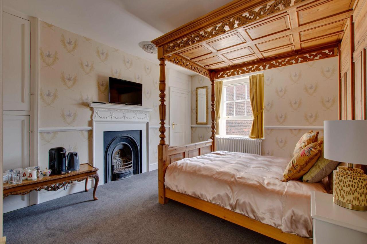 Stone Court House Hotel Maidstone Bagian luar foto