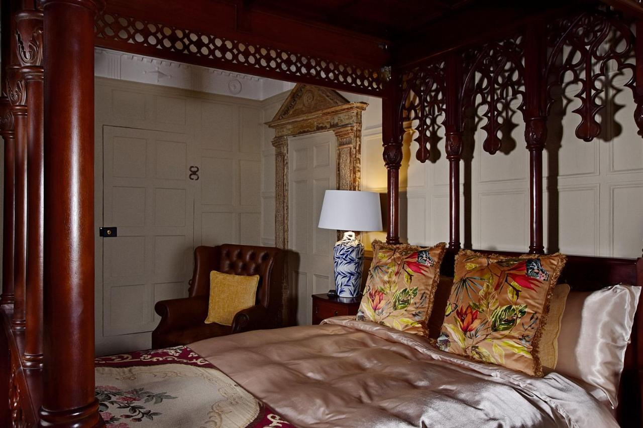 Stone Court House Hotel Maidstone Bagian luar foto