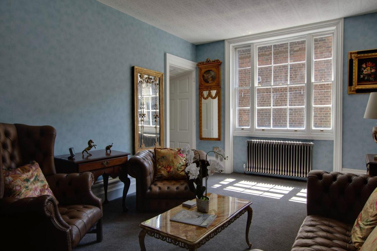 Stone Court House Hotel Maidstone Bagian luar foto