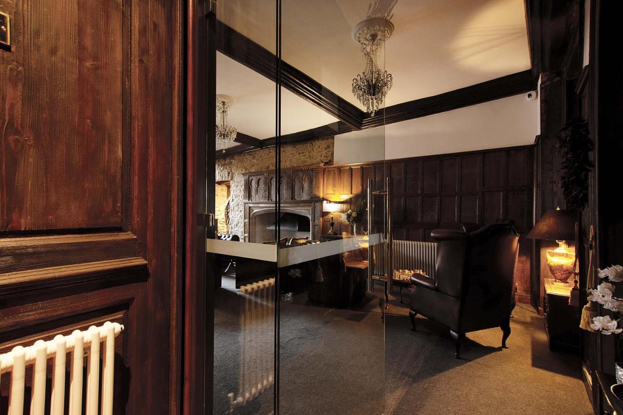 Stone Court House Hotel Maidstone Bagian luar foto