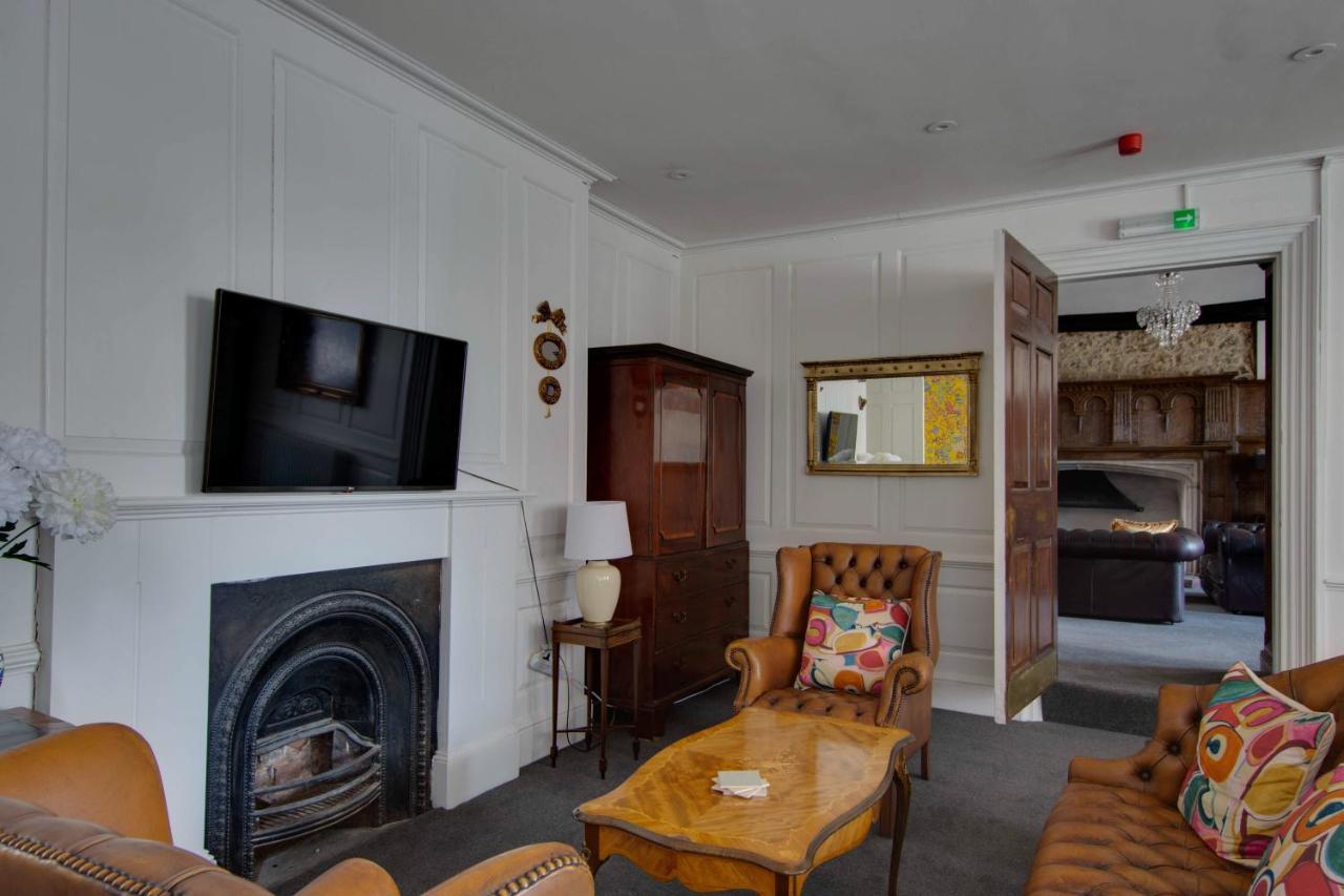 Stone Court House Hotel Maidstone Bagian luar foto