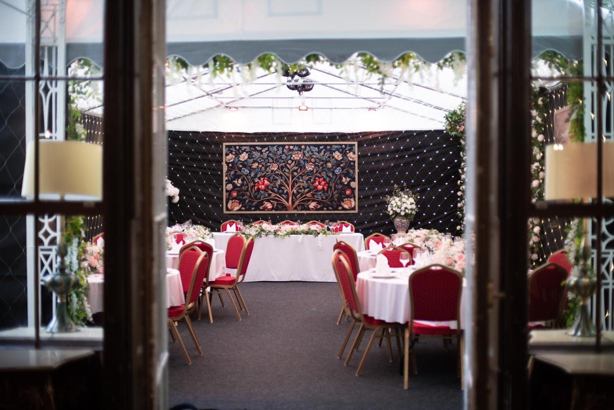 Stone Court House Hotel Maidstone Bagian luar foto