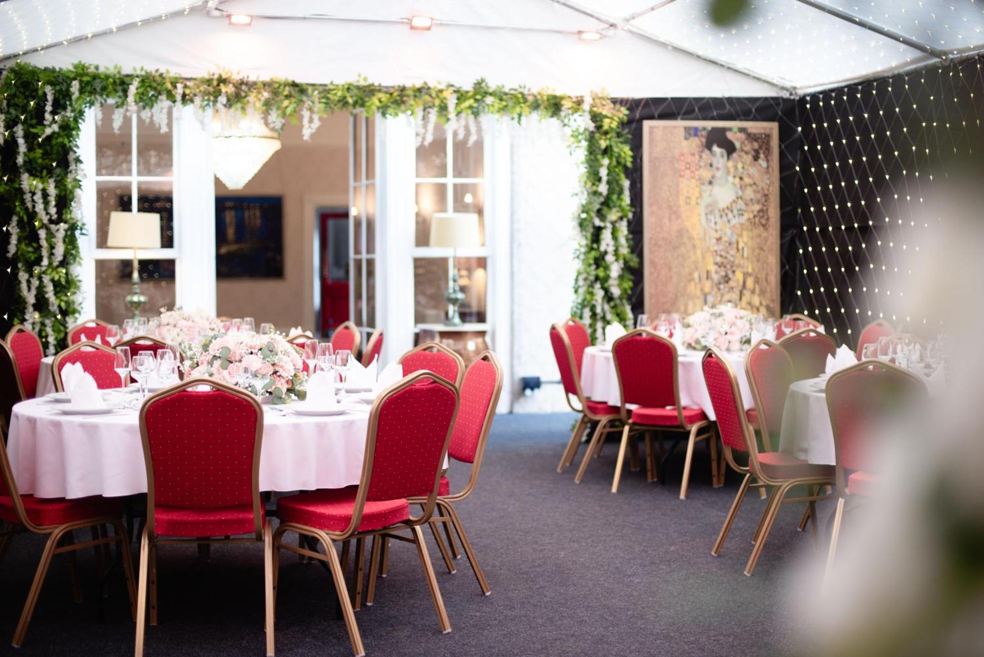 Stone Court House Hotel Maidstone Bagian luar foto