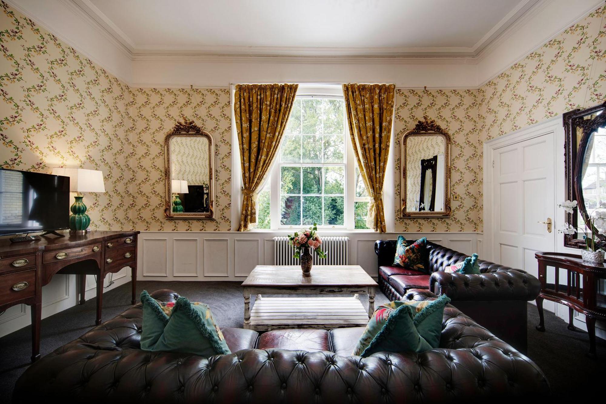 Stone Court House Hotel Maidstone Bagian luar foto