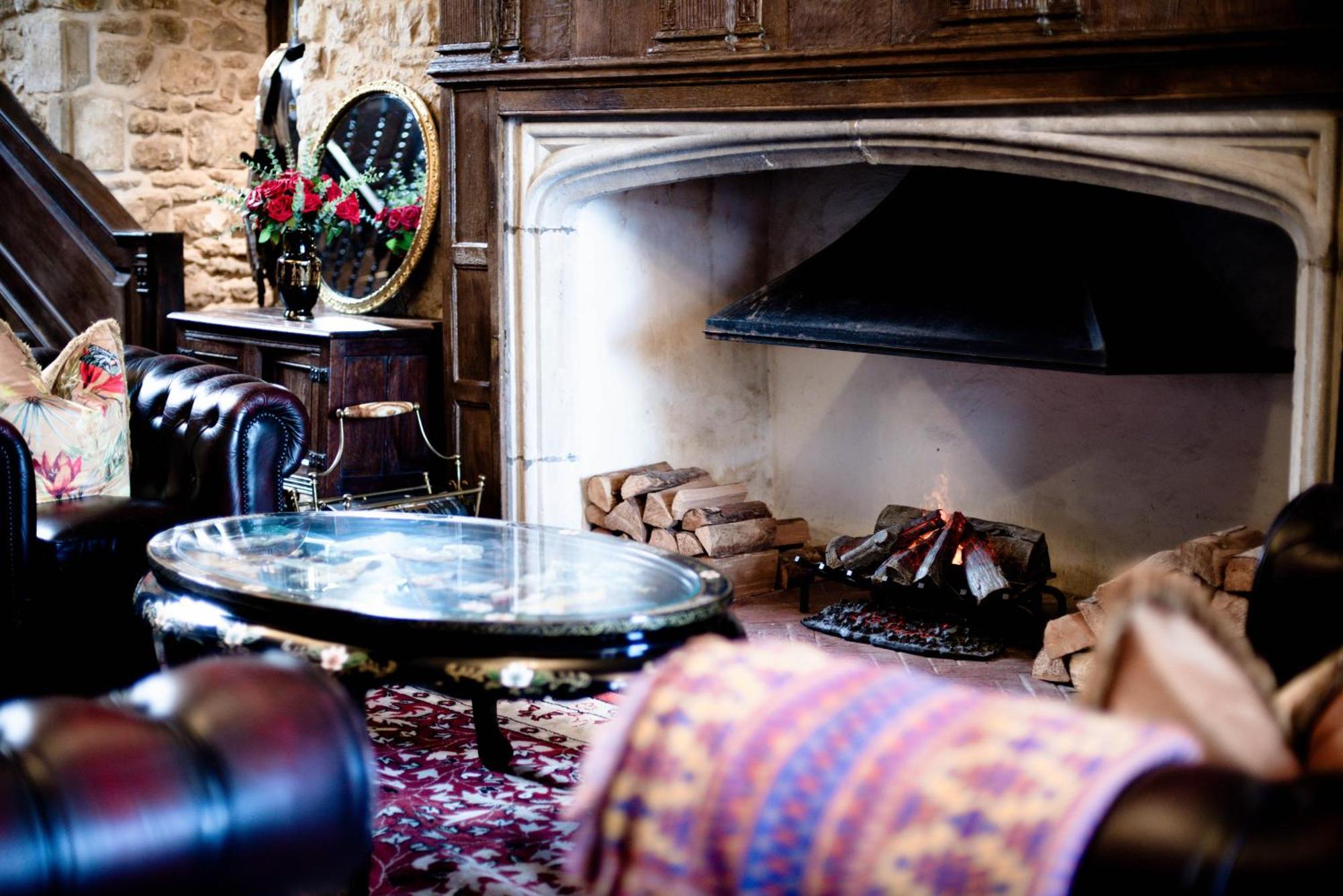 Stone Court House Hotel Maidstone Bagian luar foto